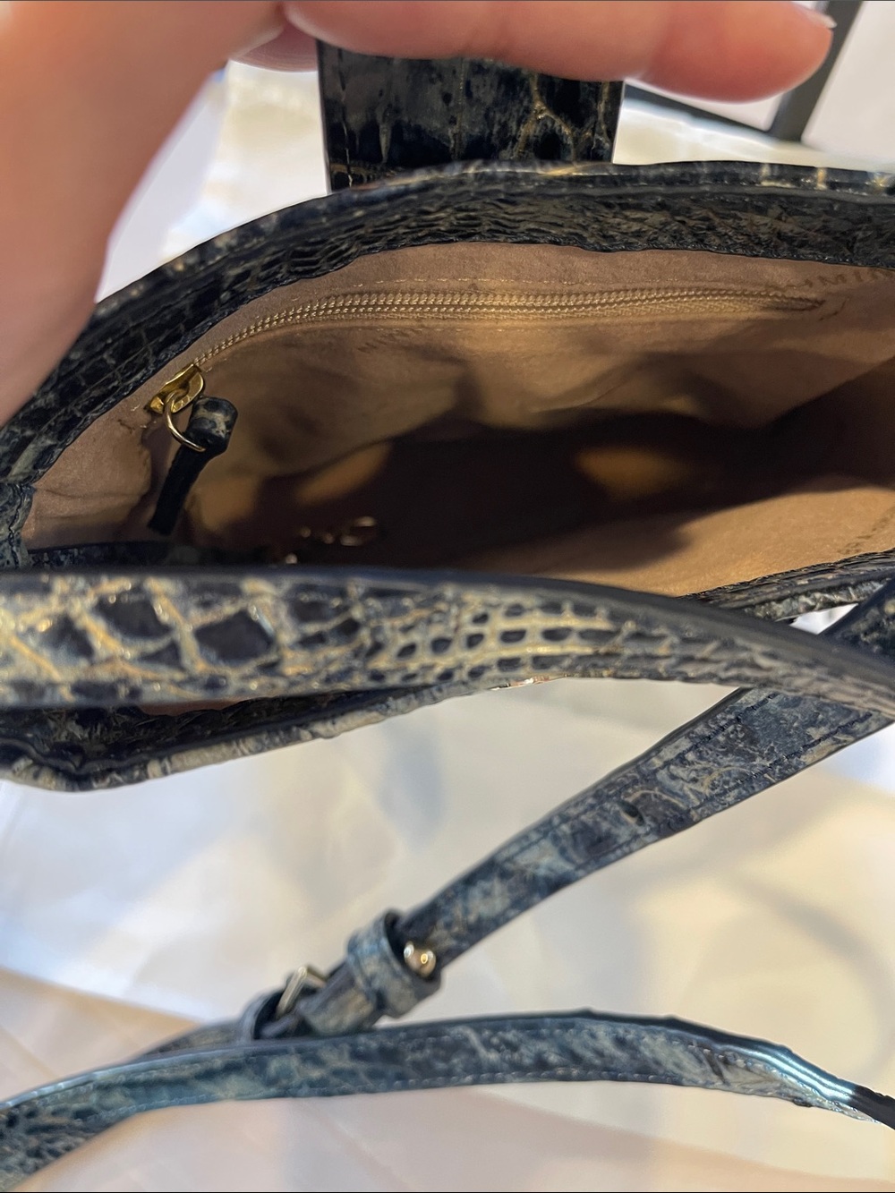 Brahmin Marley Crossbody Croc Embossed Glacier EUC NWT with Dust Bag - Picture 8 of 10